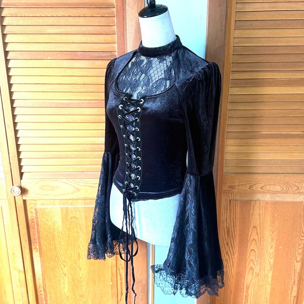 Dark in Love Victorian Vkei Velvet & Lace Belle Sleeve Lace-Up Front Top - Picture 5 of 14
